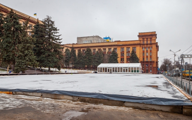 В Днепре на центральной площади заработает бесплатный каток Фото № 0 В Днепре на центральной площади заработает бесплатный каток Фото № 0