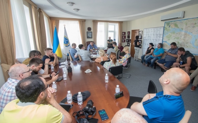 Один на один с блогерами: мэр Днепра встретился с интернет-мыслителями Фото № 3 Один на один с блогерами: мэр Днепра встретился с интернет-мыслителями Фото № 3