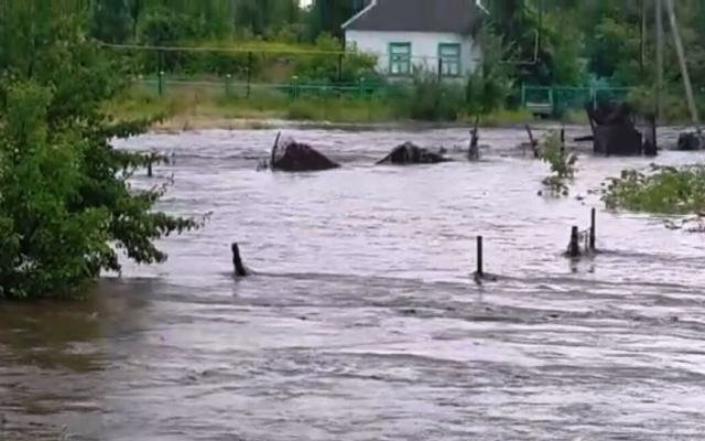 На Днепропетровщине четвертый раз за декаду затопило райцентр Фото № 5 На Днепропетровщине четвертый раз за декаду затопило райцентр Фото № 5