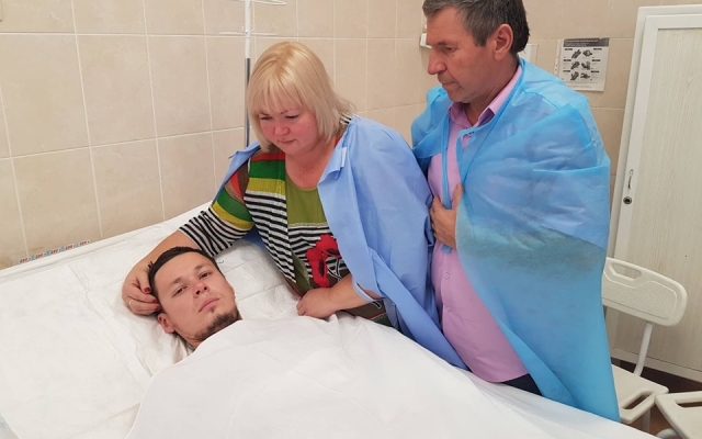 В больницу Мечникова привезли раненого бойца Фото № 0 В больницу Мечникова привезли раненого бойца Фото № 0