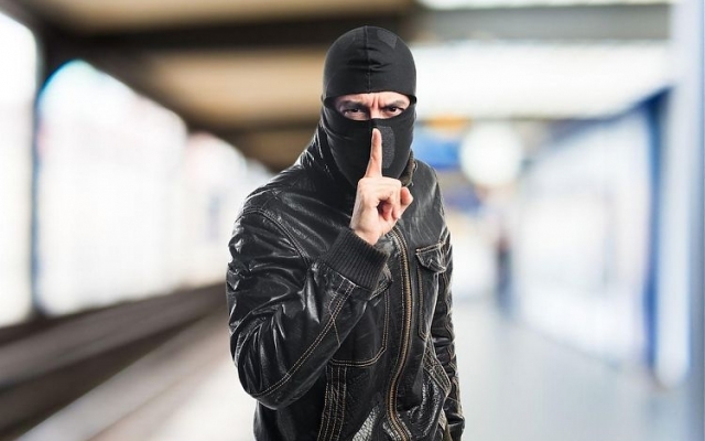 В днепровской маршрутке воры не стеснялись обсуждать преступление Фото № 0 В днепровской маршрутке воры не стеснялись обсуждать преступление Фото № 0