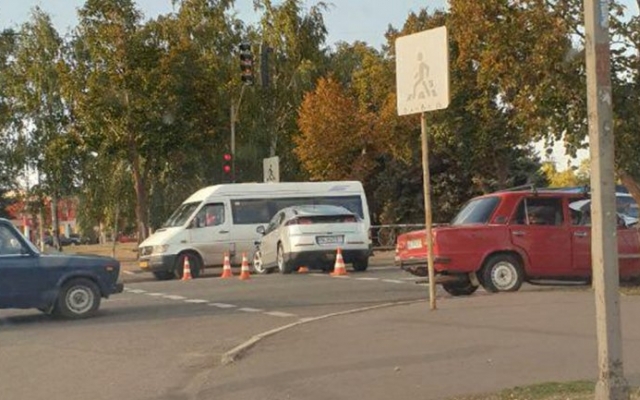 ДТП на Днепропетровщине: ВАЗ въехал в Chevrolet Фото № 0 ДТП на Днепропетровщине: ВАЗ въехал в Chevrolet Фото № 0