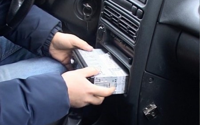 В Днепре школьники попались на автомобильных кражах Фото № 0 В Днепре школьники попались на автомобильных кражах Фото № 0