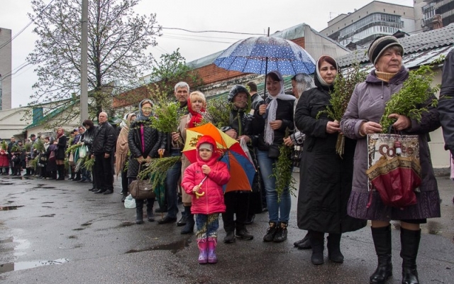 В Днепре празднуют Вербное воскресенье Фото № 2 В Днепре празднуют Вербное воскресенье Фото № 2