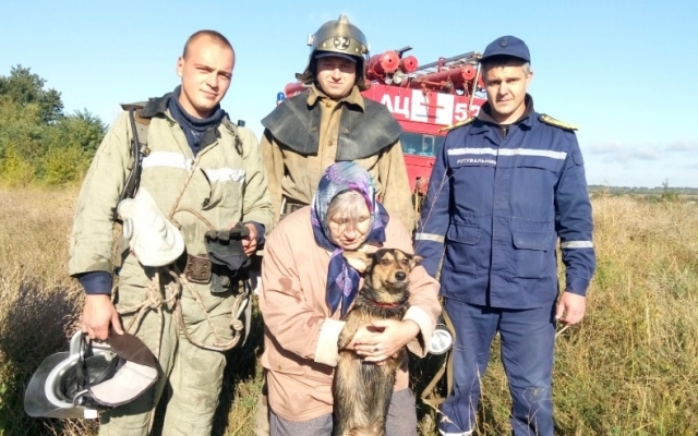 На Днепропетровщине сотрудники ГСЧС спасли собаку Фото № 0 На Днепропетровщине сотрудники ГСЧС спасли собаку Фото № 0