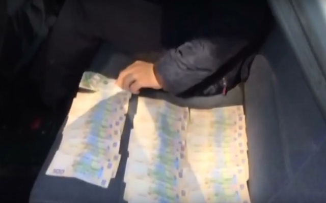 На Днепропетровщине СБУ задержала руководителя руководителя аппарата городского суда Фото № 0 На Днепропетровщине СБУ задержала руководителя руководителя аппарата городского суда Фото № 0