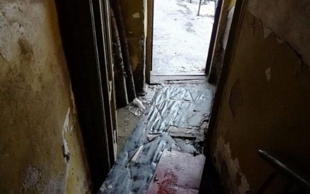 В одном из домов на Днепропетровщине в подъезд течет канализация Фото № 0 В одном из домов на Днепропетровщине в подъезд течет канализация Фото № 0