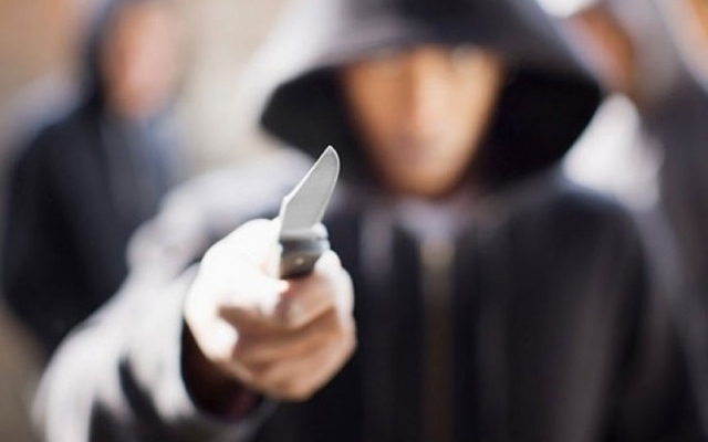 В Днепре мужчина с ножом напал на студентов Фото № 0 В Днепре мужчина с ножом напал на студентов Фото № 0