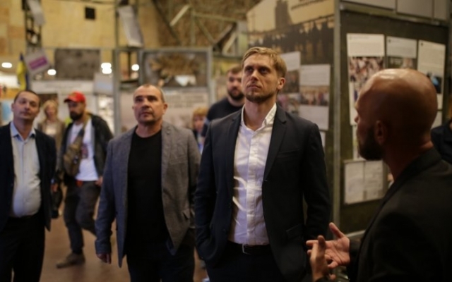 Новый губернатор Днепропетровщины побывал в Музее АТО и больнице Мечникова Фото № 0 Новый губернатор Днепропетровщины побывал в Музее АТО и больнице Мечникова Фото № 0