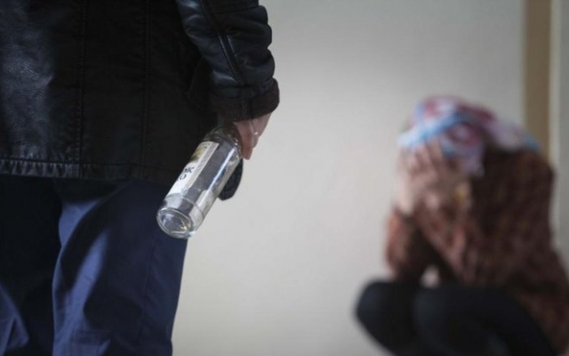 ЧП на Днепропетровщине: пьяный мужчина изнасиловал жительницу Терновки Фото № 0 ЧП на Днепропетровщине: пьяный мужчина изнасиловал жительницу Терновки Фото № 0