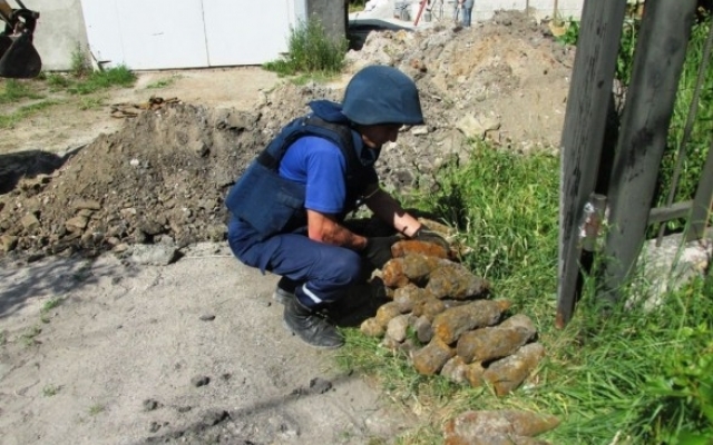 На Днепропетровщине сотрудники ГСЧС уничтожили 34 боеприпаса Фото № 0 На Днепропетровщине сотрудники ГСЧС уничтожили 34 боеприпаса Фото № 0