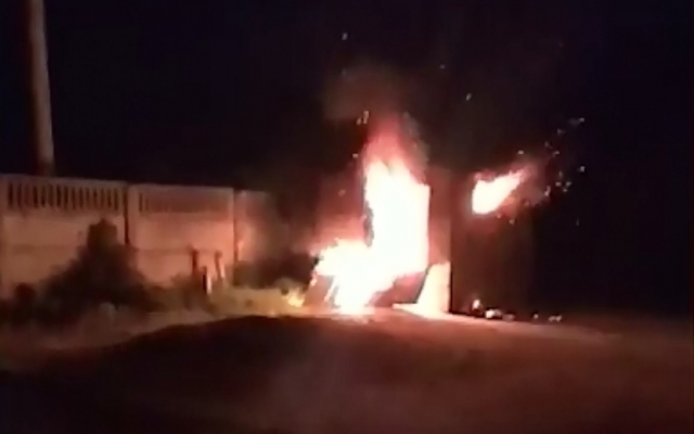 Пожар в Днепре: догхантеры подожгли домик для собак Фото № 0 Пожар в Днепре: догхантеры подожгли домик для собак Фото № 0