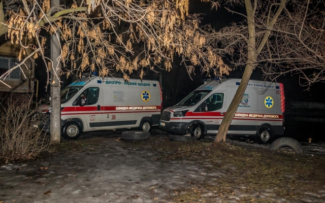 В Днепре парень бросался на прохожих и ударил полицейского в лицо Фото № 0 В Днепре парень бросался на прохожих и ударил полицейского в лицо Фото № 0
