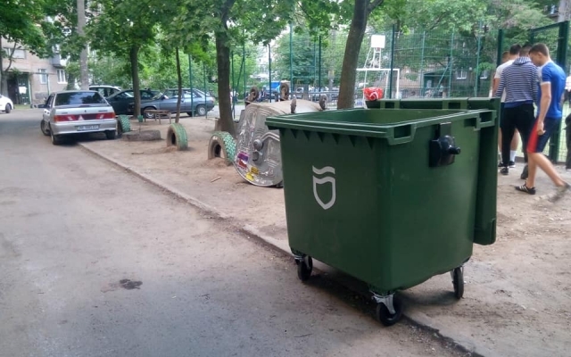В Днепре закупили новую партию мусорных баков Фото № 0 В Днепре закупили новую партию мусорных баков Фото № 0