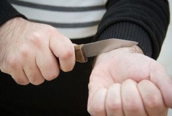 На Днепропетровщине муж пытался покончить с собой в присутствии жены Фото № 0 На Днепропетровщине муж пытался покончить с собой в присутствии жены Фото № 0