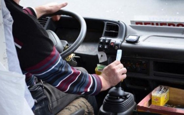 В Днепре девочку выгнали из маршрутки из-за 25 копеек Фото № 0 В Днепре девочку выгнали из маршрутки из-за 25 копеек Фото № 0