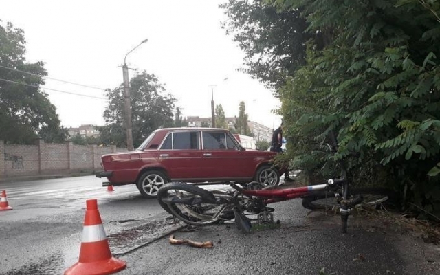 ДТП на Днепропетровщине: автомобиль сбил велосипедиста Фото № 0 ДТП на Днепропетровщине: автомобиль сбил велосипедиста Фото № 0