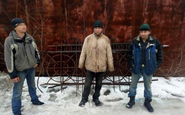 В Днепре похитители металлолома воруют могильные оградки Фото № 0 В Днепре похитители металлолома воруют могильные оградки Фото № 0