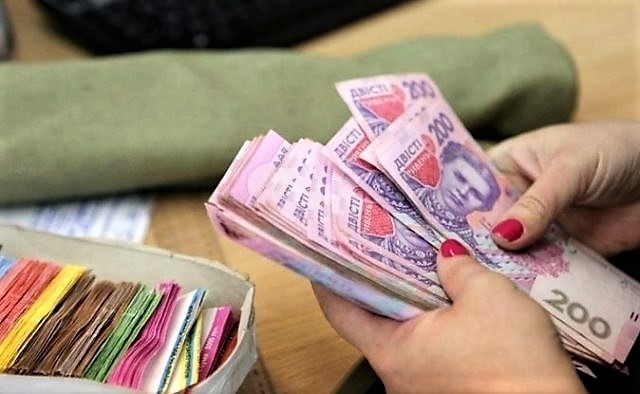 На Днепропетровщине чиновнице вручили подозрение по трём преступлениям Фото № 0 На Днепропетровщине чиновнице вручили подозрение по трём преступлениям Фото № 0