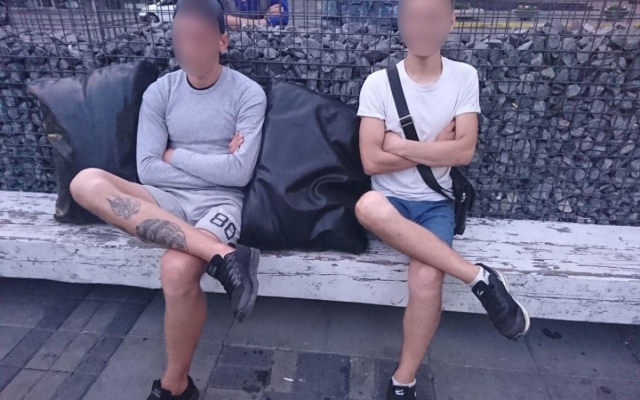 В Днепре двое парней похитили подушки из ТЦ «Кубометр» Фото № 0 В Днепре двое парней похитили подушки из ТЦ «Кубометр» Фото № 0