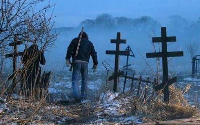 На Днепропетровщине мужчина разграбил кладбище Фото № 0 На Днепропетровщине мужчина разграбил кладбище Фото № 0