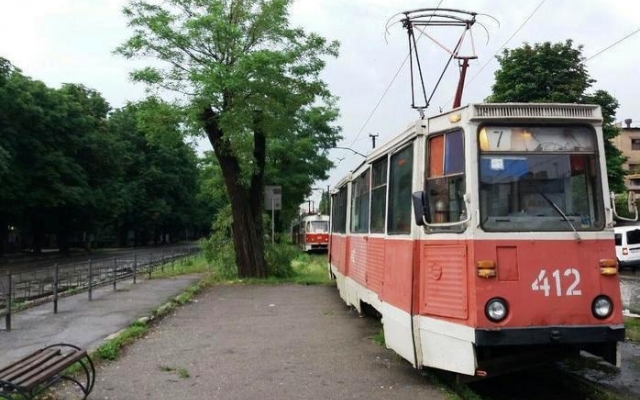 Буря на Днепропетровщине: молния повалила фонарный столб Фото № 5 Буря на Днепропетровщине: молния повалила фонарный столб Фото № 5