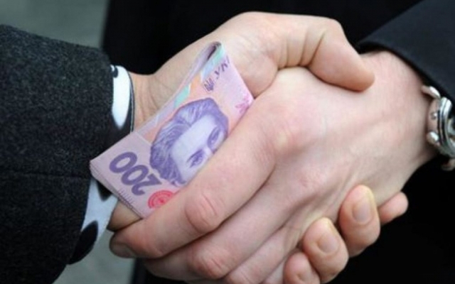 В Днепре лжеправоохранитель вымогал взятки у предпринимателей Фото № 0 В Днепре лжеправоохранитель вымогал взятки у предпринимателей Фото № 0