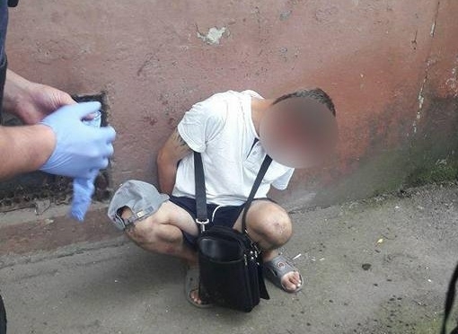 В Днепре мужчина убегал от полиции и разбил голову Фото № 0 В Днепре мужчина убегал от полиции и разбил голову Фото № 0