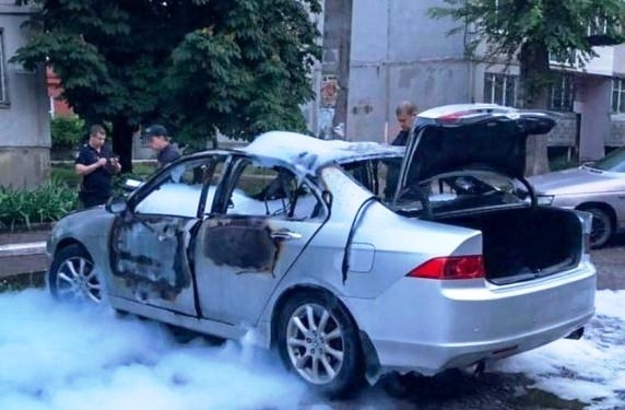 На Днепропетровщине взорвали авто известного кикбоксера Фото № 0 На Днепропетровщине взорвали авто известного кикбоксера Фото № 0