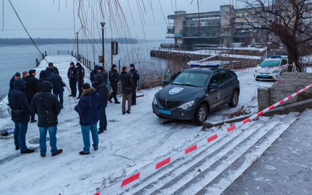 Полиция установила личность днепрянина, прострелившего себе голову Фото № 0 Полиция установила личность днепрянина, прострелившего себе голову Фото № 0