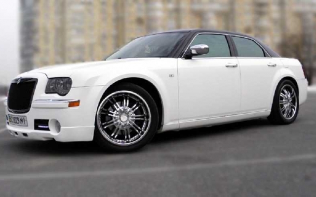На Днепропетровщине остановили угнанный Chrysler 300 Фото № 0 На Днепропетровщине остановили угнанный Chrysler 300 Фото № 0