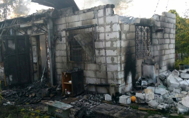 Пожар на Днепропетровщине: в доме нашли тело ребенка Фото № 1 Пожар на Днепропетровщине: в доме нашли тело ребенка Фото № 1