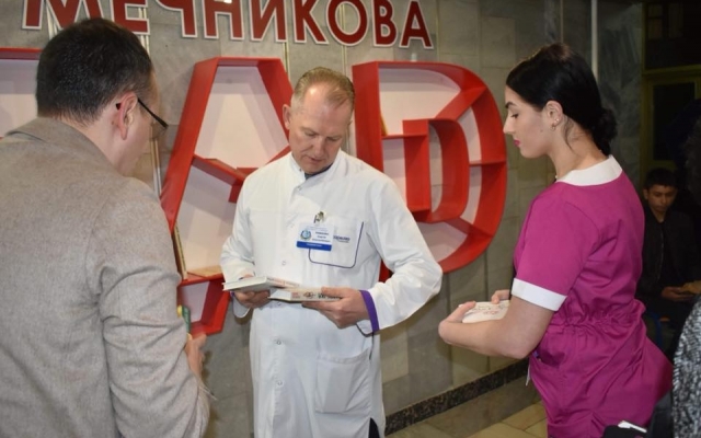 Буккроссинг в Днепре: больница Мечникова получила новые книги Фото № 0 Буккроссинг в Днепре: больница Мечникова получила новые книги Фото № 0