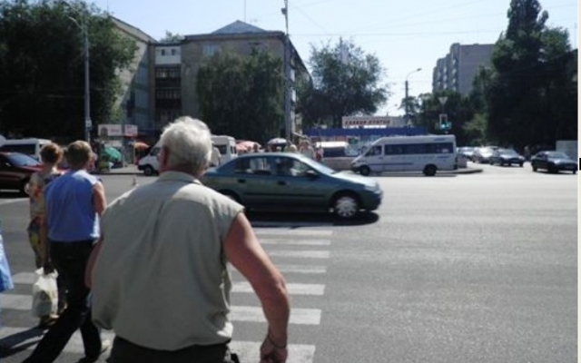 Днепрянка предлагает наказывать пешеходов за нарушение ПДД Фото № 0 Днепрянка предлагает наказывать пешеходов за нарушение ПДД Фото № 0
