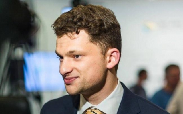 Дмитрий Дубилет предложил оформлять пособия через интернет Фото № 0 Дмитрий Дубилет предложил оформлять пособия через интернет Фото № 0