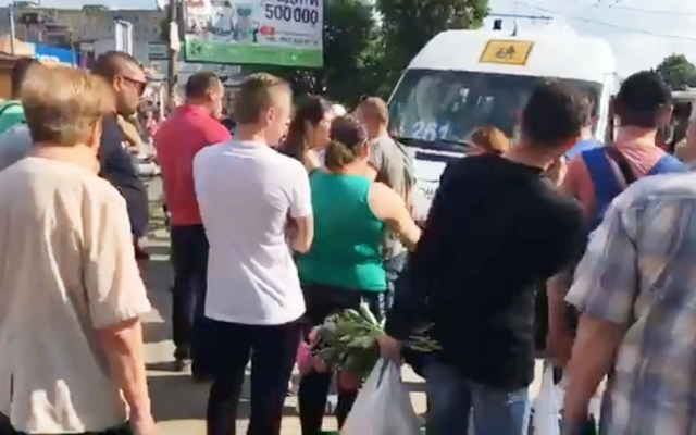 На Днепропетровщине маршрутка попала в ДТП: пострадали люди Фото № 0 На Днепропетровщине маршрутка попала в ДТП: пострадали люди Фото № 0