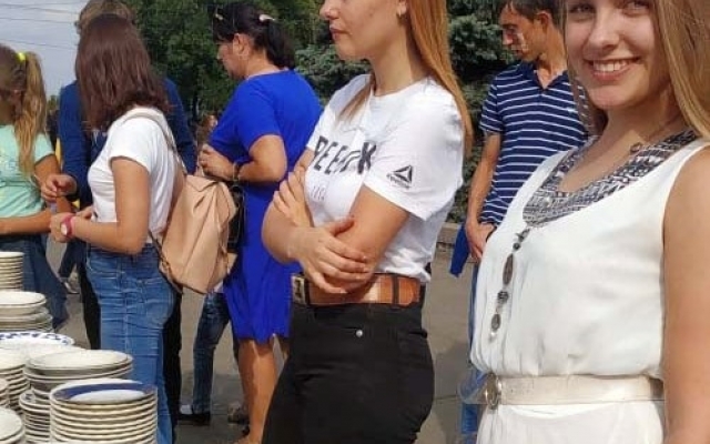 Днепряне били посуду «на счастье» Фото № 1 Днепряне били посуду «на счастье» Фото № 1