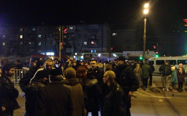 Стихийный митинг в Днепре из-за отключения электроэнергии Фото № 0 Стихийный митинг в Днепре из-за отключения электроэнергии Фото № 0