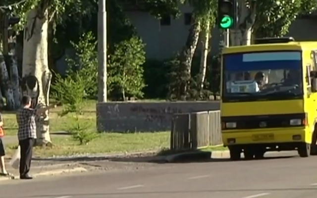 Транспортный Днепр: в городе хотят запертить стихийные остановки Фото № 0 Транспортный Днепр: в городе хотят запертить стихийные остановки Фото № 0