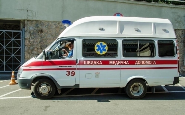 В Днепре врачи больницы Мечникова спасают раненого бойца Фото № 0 В Днепре врачи больницы Мечникова спасают раненого бойца Фото № 0