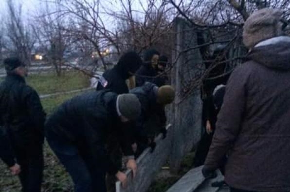 В Днепре демонтировали автостоянку Фото № 0 В Днепре демонтировали автостоянку Фото № 0