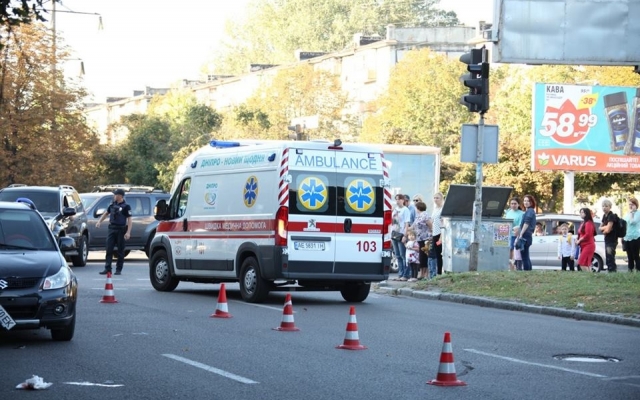 ДТП в Днепре: на переходе авто сбило женщину с детьми Фото № 0 ДТП в Днепре: на переходе авто сбило женщину с детьми Фото № 0