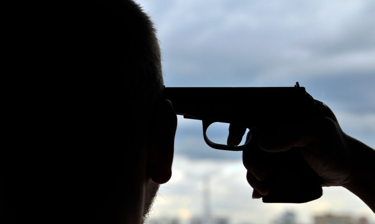 Трагедия в Днепре: мужчина выстрелил себе в голову из пистолета 