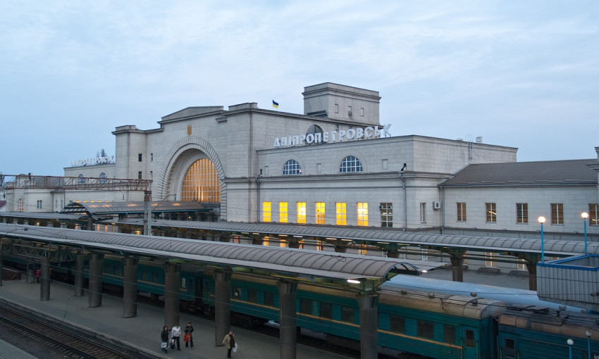 Приднепровская железная дорога помогает маломобильным людям 