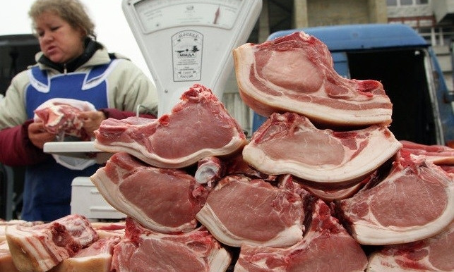 В Никополе запретили продавать свинину 