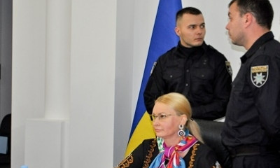 Светлана Епифанцева пришла на заседание с охраной 