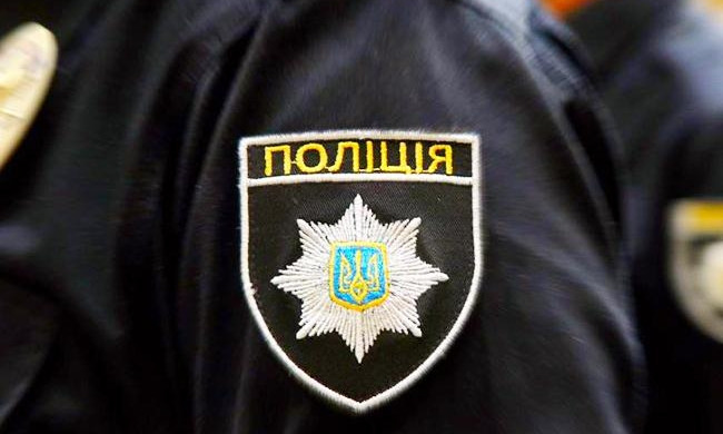 Жители Днепропетровщины сняли на видео полицейских в "странном состоянии"