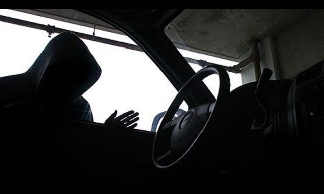 В Днепре полиция задержала взломщика автомобиля 