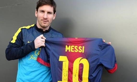 В Днепре можно заполучить футболку "Барселоны" с автографом Месси