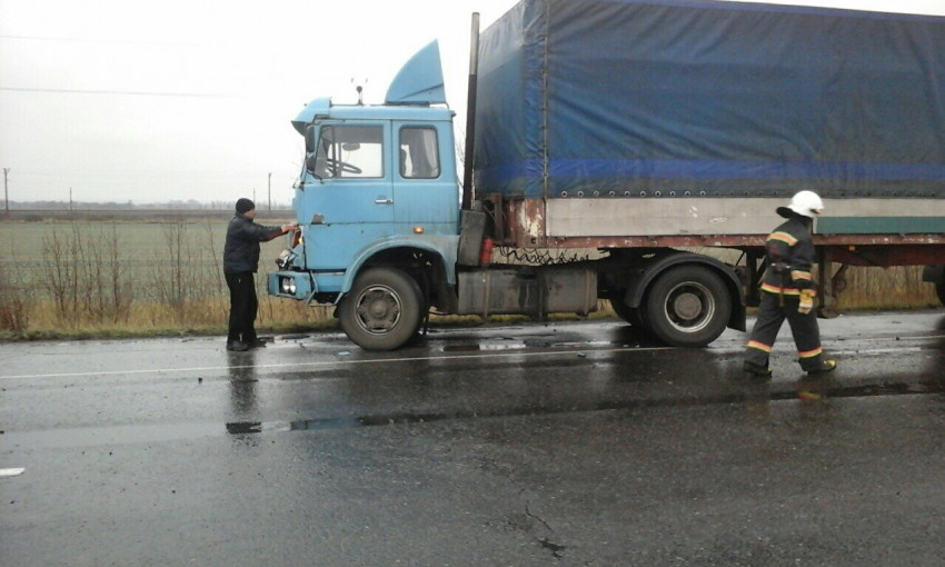 ДТП на Днепропетровщине: 7 пострадавших из-за скользкой дороги 
